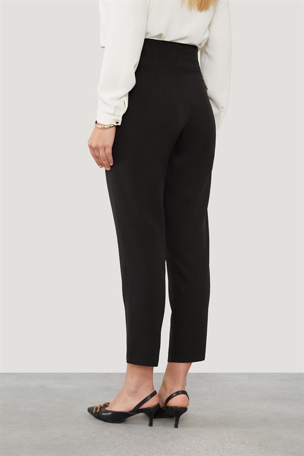 Siyah Çift Pliseli Kumaş Havuç Pantolon