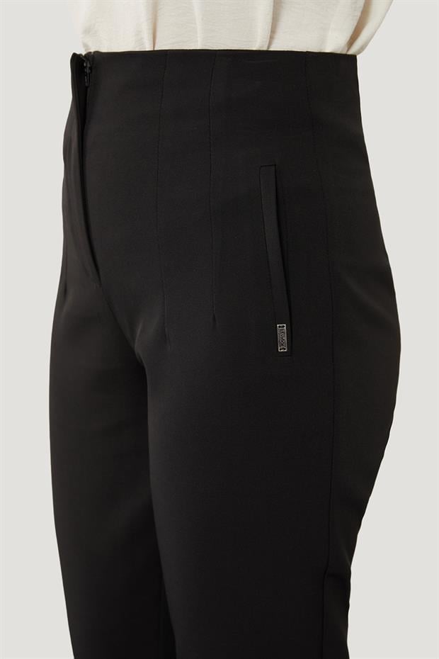 Siyah Çift Pliseli Kumaş Havuç Pantolon