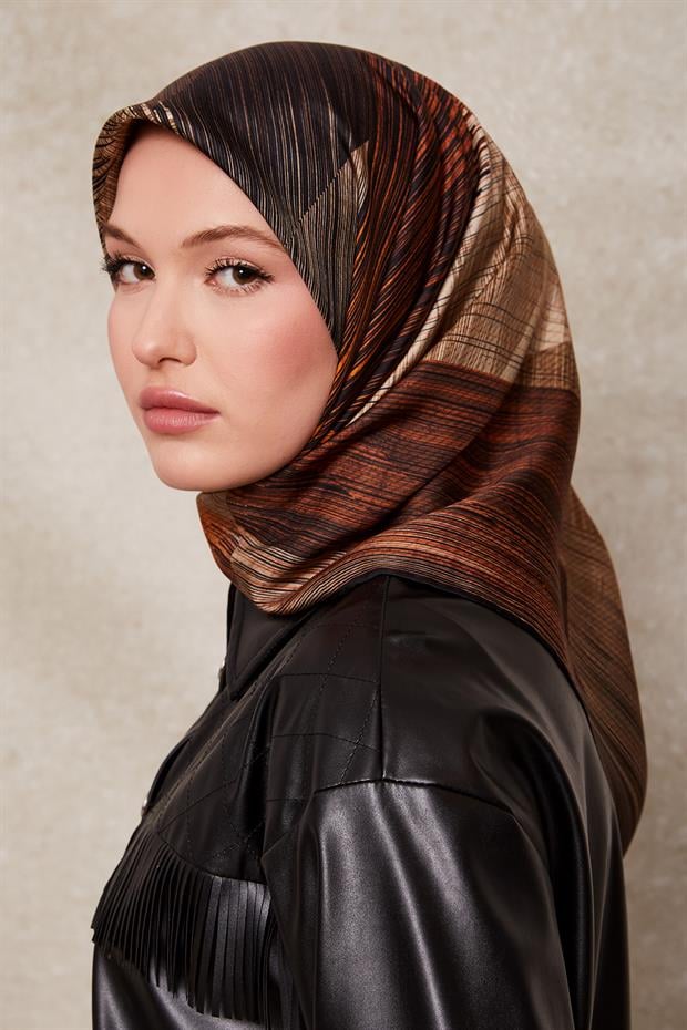 Siyah Çizgi Desen Twill İpek Eşarp