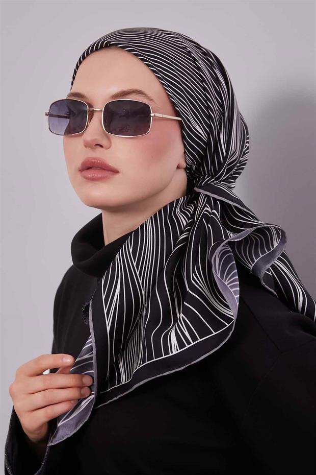 Siyah Çizgi Desen Twill İpek Eşarp