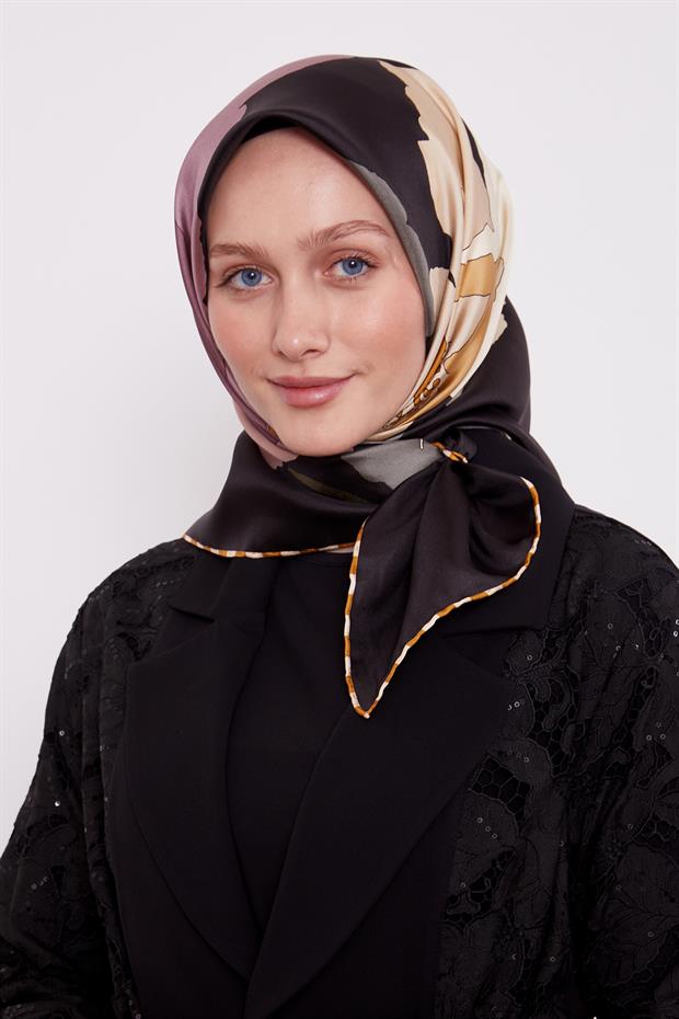 Siyah Çizim Çiçek Desen Twill İpek Eşarp