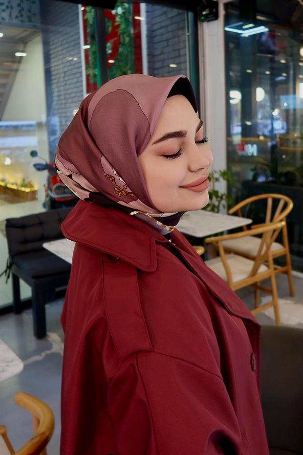 Siyah Çizim Çiçek Desen Twill İpek Eşarp