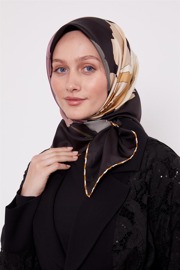 Siyah Çizim Çiçek Desen Twill İpek Eşarp