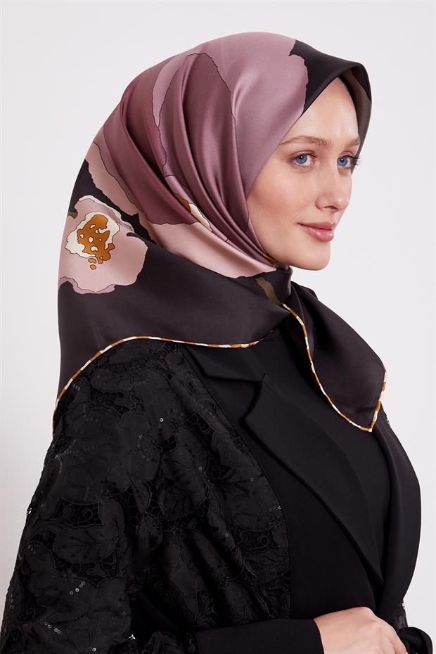 Siyah Çizim Çiçek Desen Twill İpek Eşarp