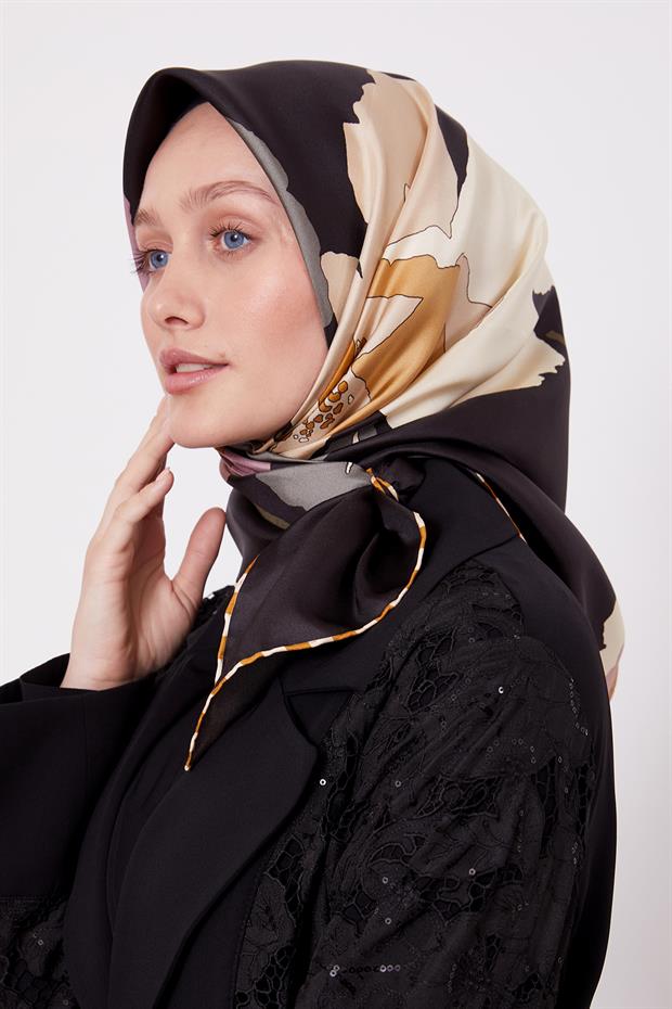 Siyah Çizim Çiçek Desen Twill İpek Eşarp