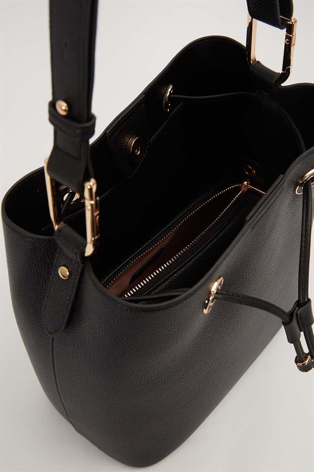 Siyah Cüzdan Detaylı Büzgülü Omuz Çantası