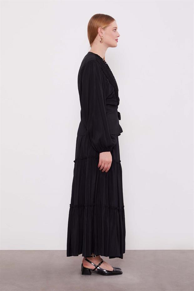 Siyah Dantel Detaylı Pileli Etek Takım