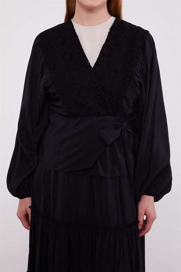 Siyah Dantel Detaylı Pileli Etek Takım