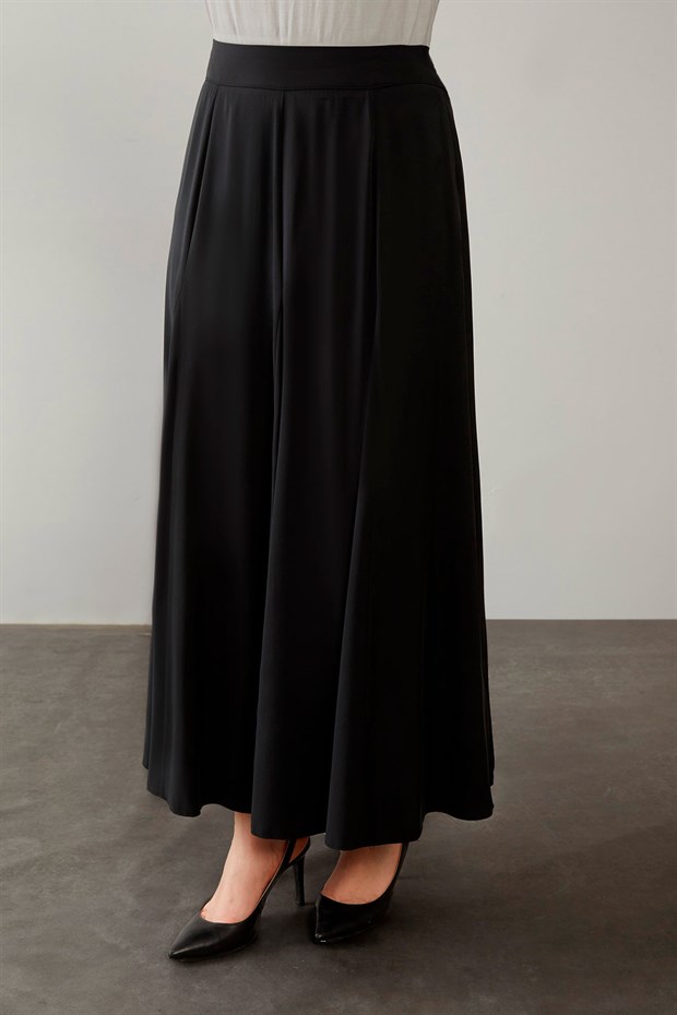 Siyah Dantelli Fermuar Detay Etek Takım