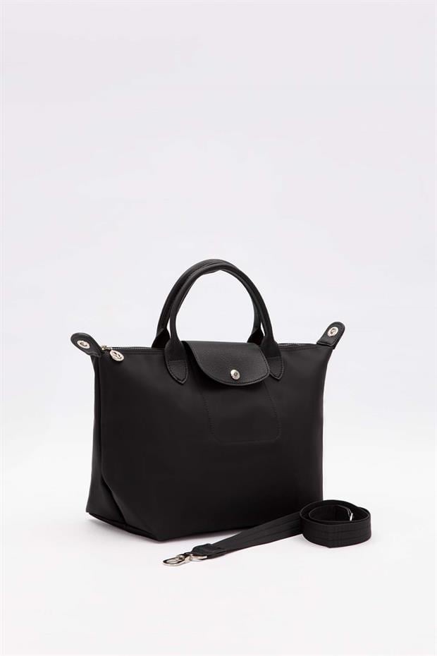 Siyah Deri Kapaklı Omuz Çantası