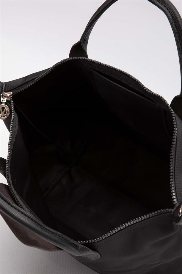 Siyah Deri Kapaklı Omuz Çantası