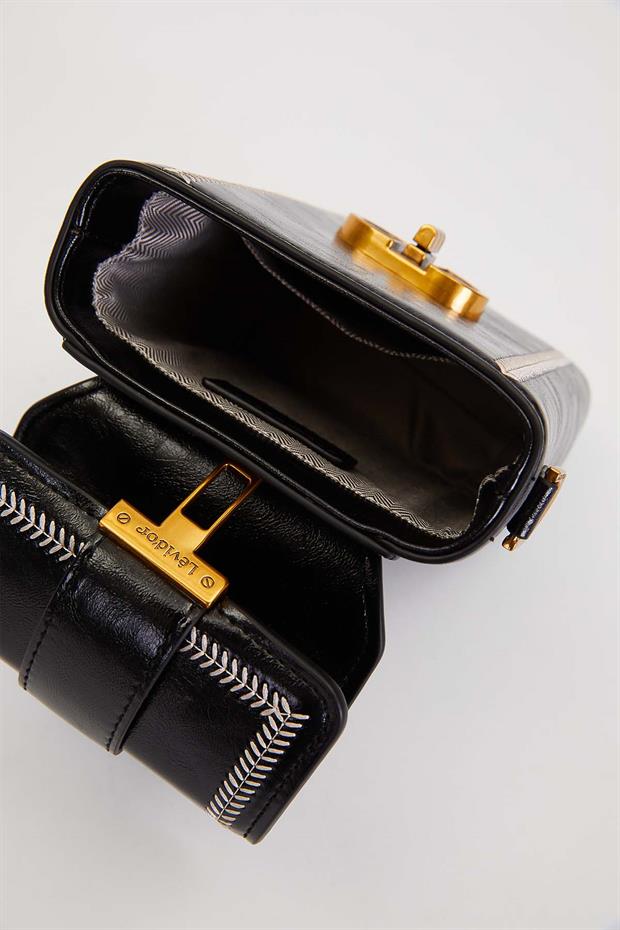 Siyah Dikdörtgen Formlu El Çantası