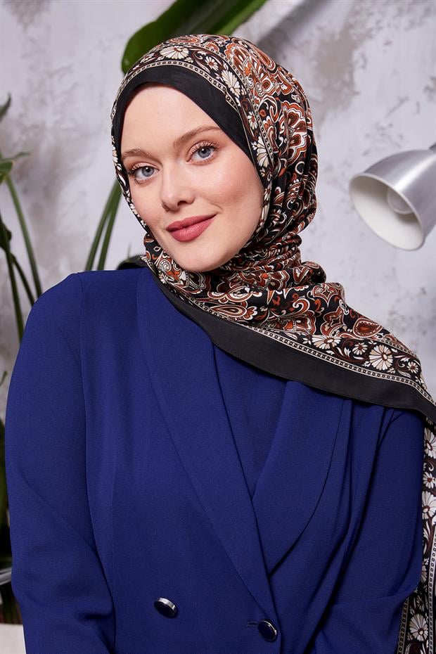 Siyah Etnik Çiçekli Royal Şal