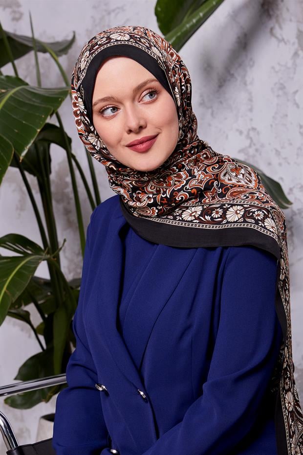 Siyah Etnik Çiçekli Royal Şal