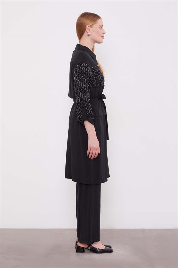 Siyah File Detaylı Cupra Kap