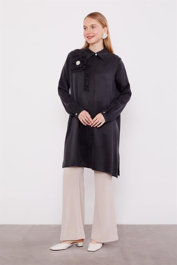 Siyah Fırfır Çiçek Detay Cupra Gömlek