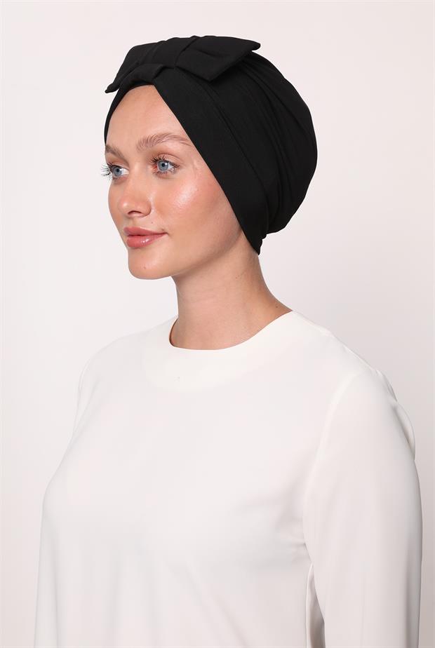 Siyah Fiyonklu Çapraz Bone