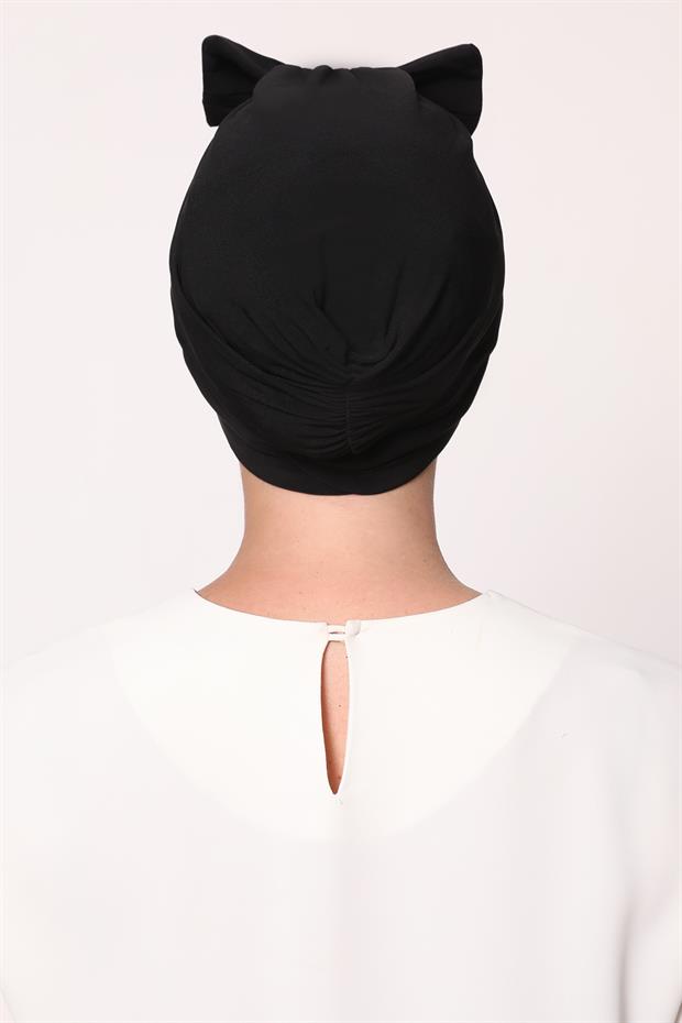 Siyah Fiyonklu Çapraz Bone