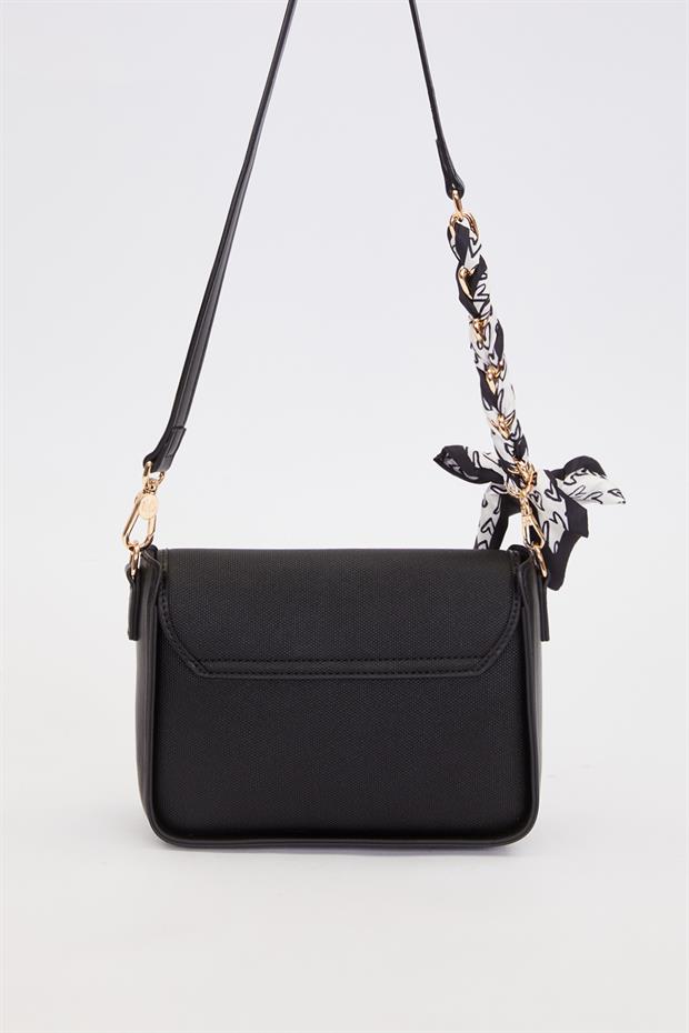 Siyah Fular Bağlama Detaylı Omuz Çantası