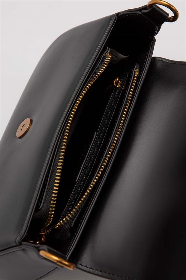 Siyah Geniş Zincir Aksesuarlı Omuz Çantası