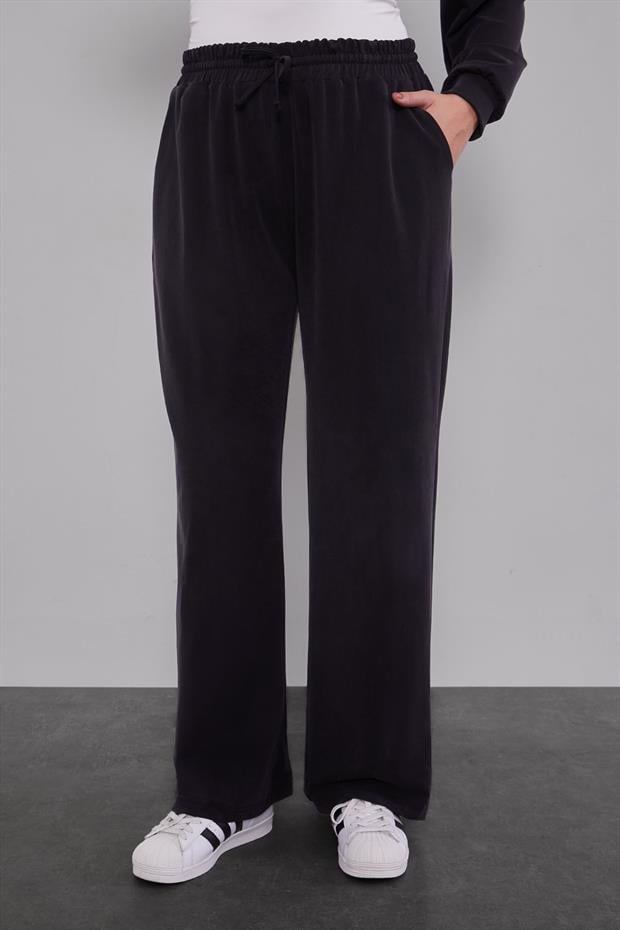 Siyah Geometrik Model İkili Takım