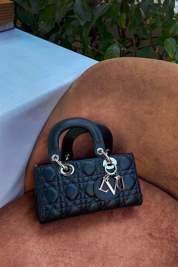 Siyah Gold Zincir Detaylı Omuz Çantası