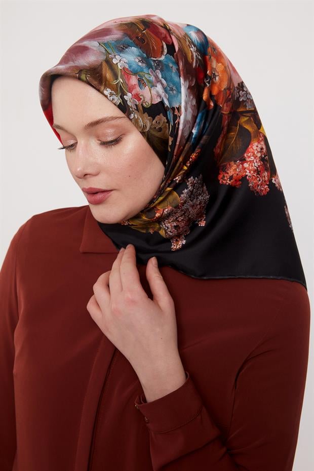 Siyah Karışık Gül Desen Twill İpek Eşarp