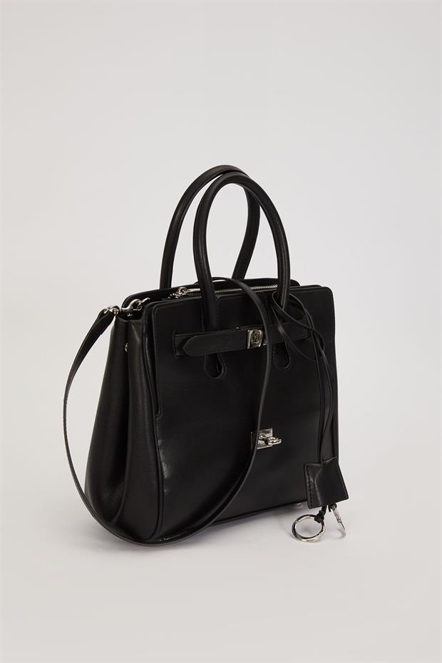 Siyah Halka Aksesuar Detaylı Omuz Çantası