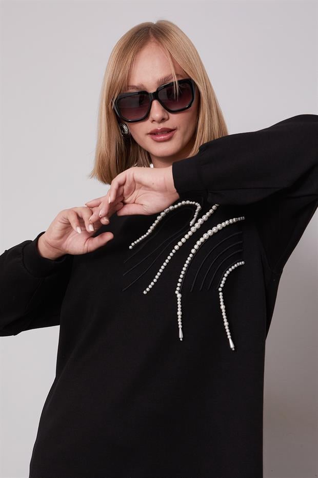 Siyah İnci Detaylı Sweatshirt