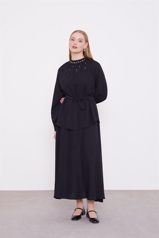 Siyah İnci Yaka Detay Etek Takım