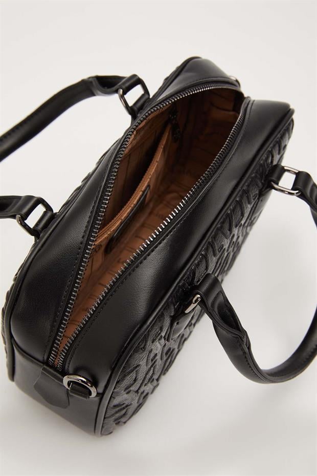 Siyah Kabartma Logo Baskılı El Çantası