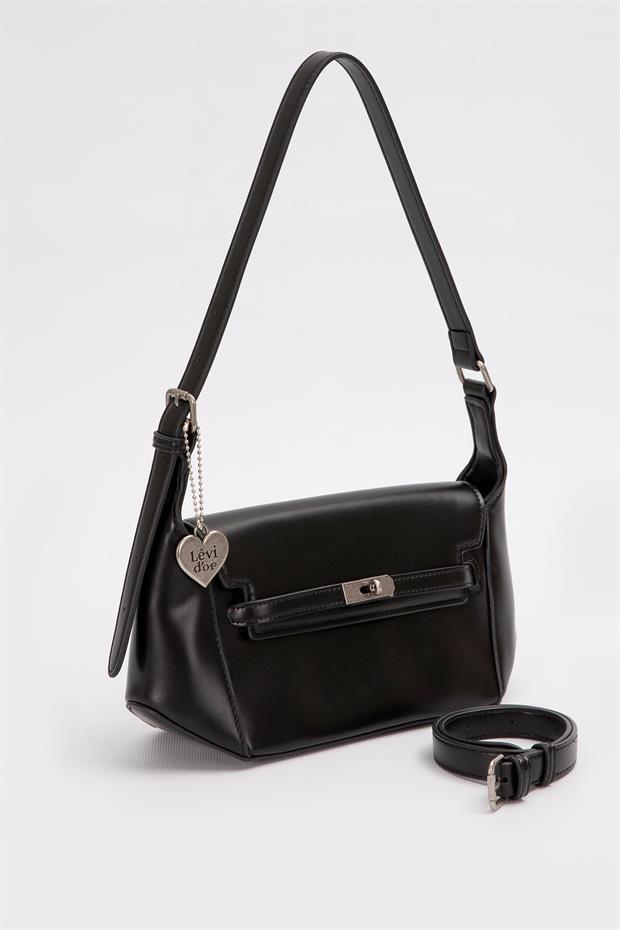 Siyah Kalp Aksesuar Detaylı Omuz Çantası