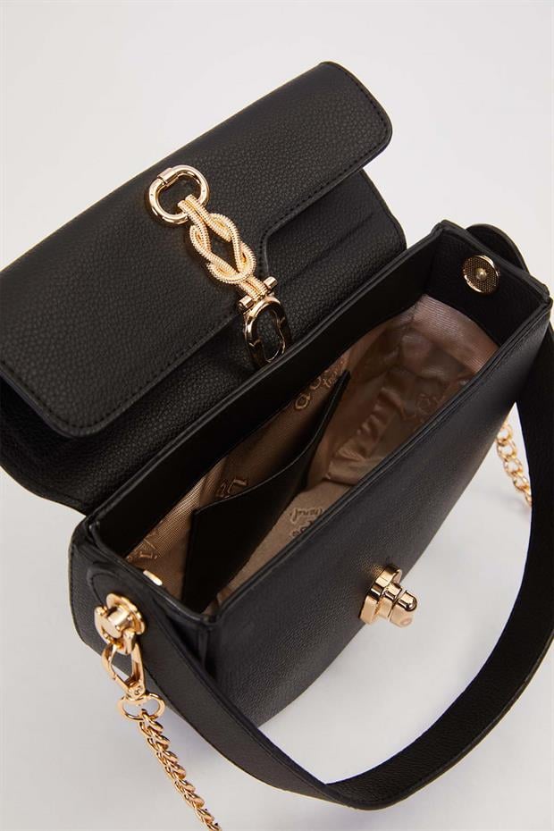 Siyah Kapak Tokalı El Çantası