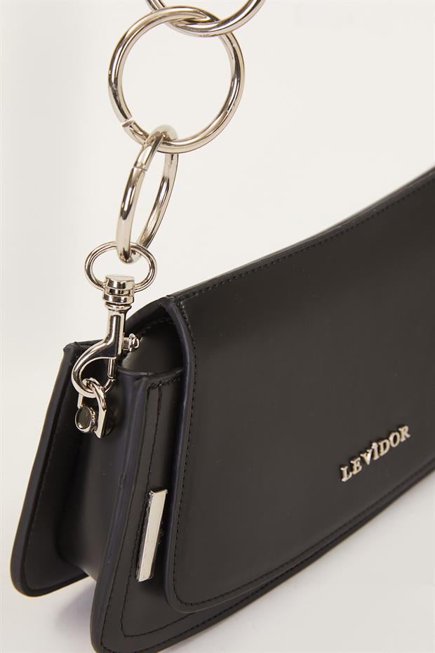 Siyah Kapaklı Deri Askılı Baget Çanta