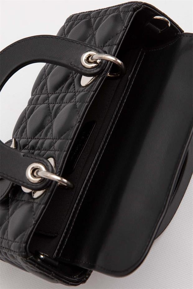 Siyah Kapitone Logo Aksesuarlı Omuz Çantası