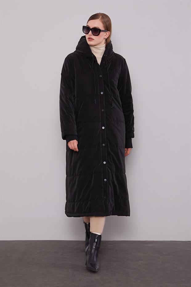 Siyah Kapüşonlu Uzun Şişme Mont