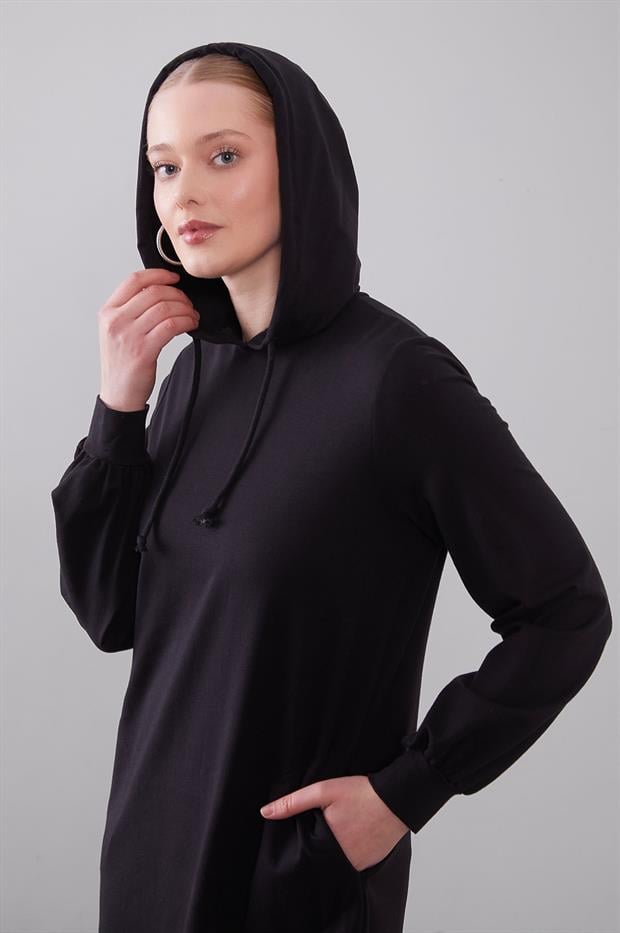 Siyah Kapuşonlu Gizli Cep Detaylı Elbise