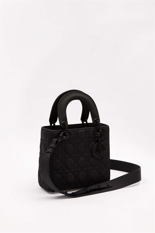 Siyah Kare Aksesuar Detaylı El Çantası