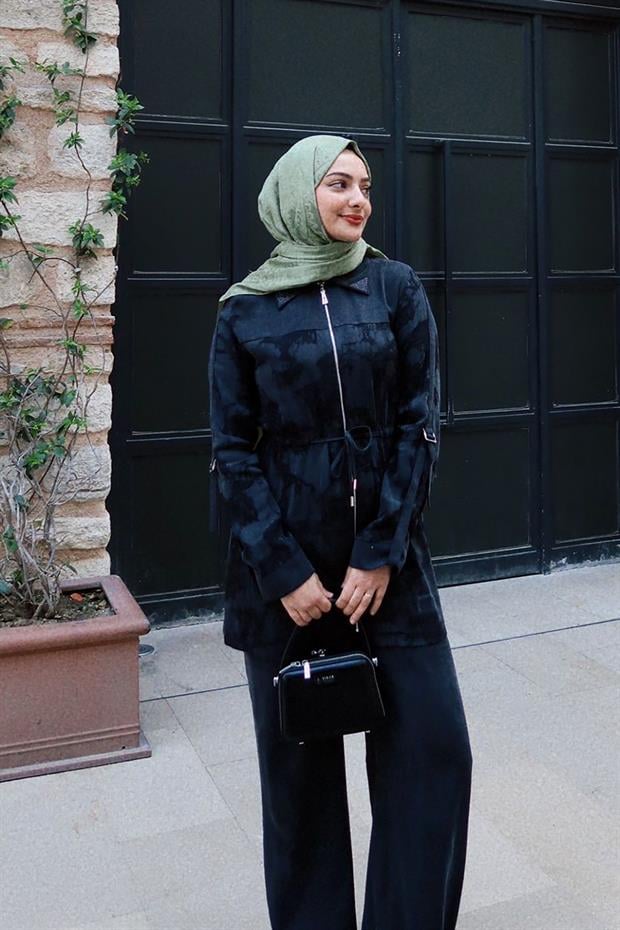 Siyah Kare Bombe Görünümlü Omuz Çantası