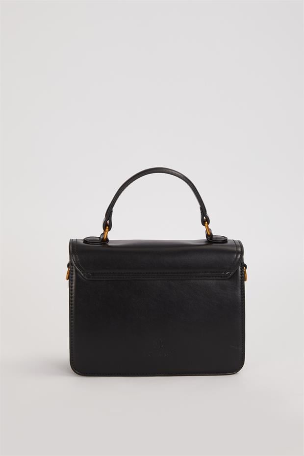 Siyah Kare Form El Çantası