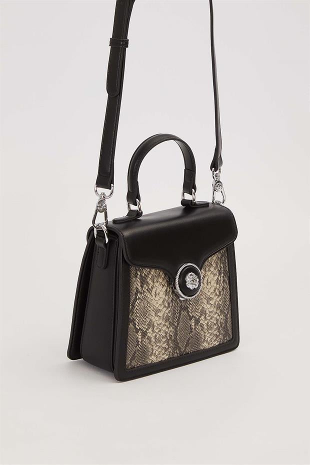 Siyah Kare Form Yılan Deri Model El Çantası