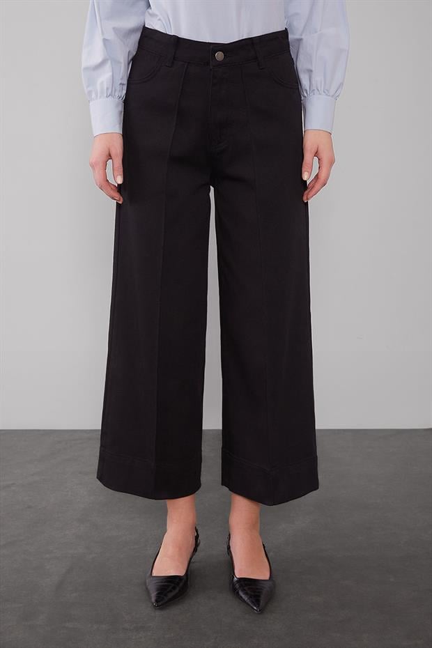 Siyah Katlı Paçalı Wideleg Pantolon