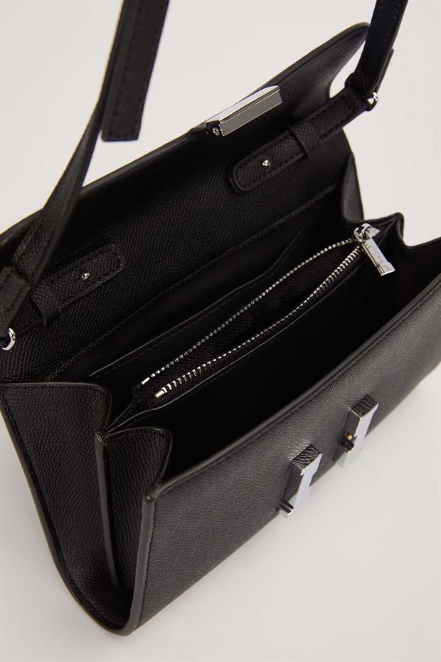 Siyah Kenar Dikiş Detaylı Omuz Çantası