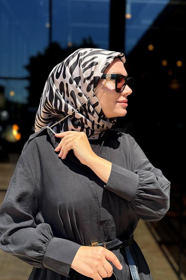 Siyah Leopar Desen Twill İpek Eşarp