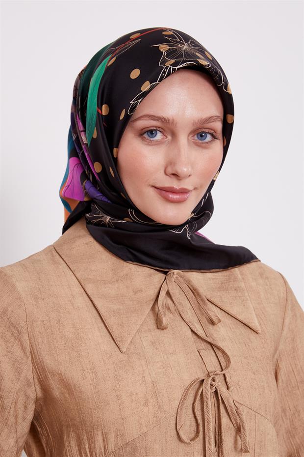 Siyah Lotus Çiçek Desen Twill İpek Eşarp