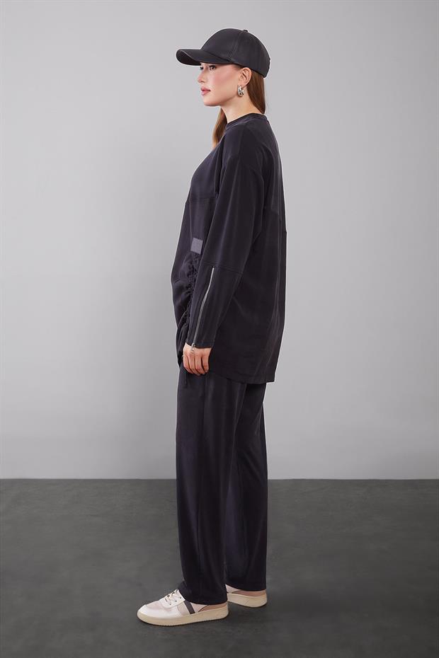 Siyah Manşet Detaylı İkili Takım