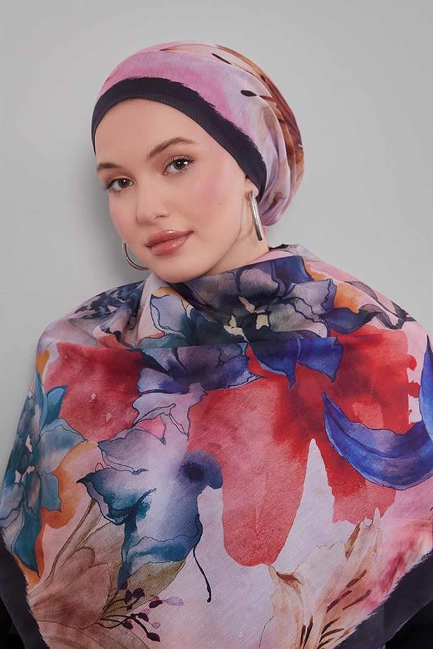 Siyah - Mavi Zambak Baskılı Sport Şal