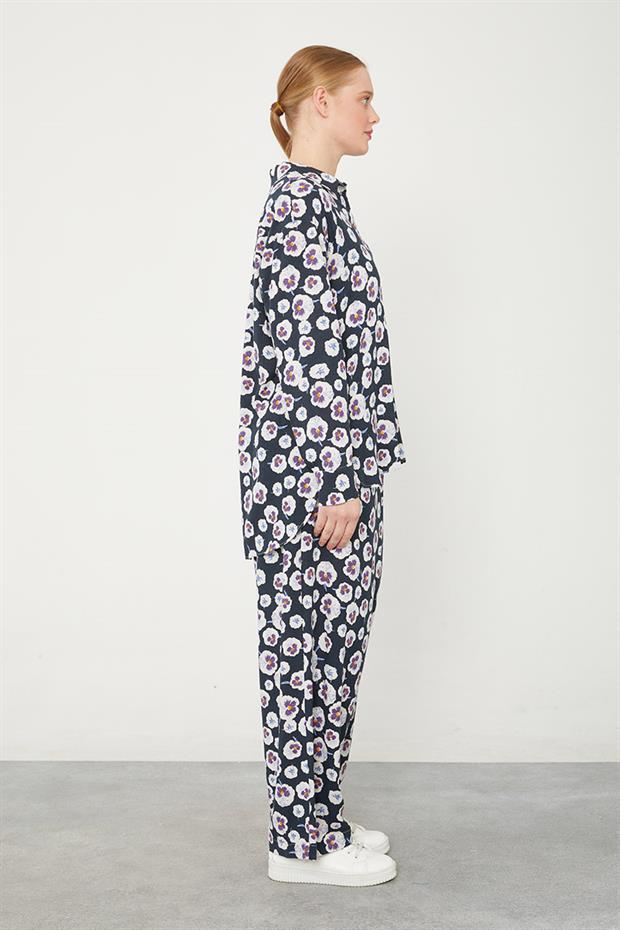 Siyah Menekşe Desenli Alt- Üst Takım