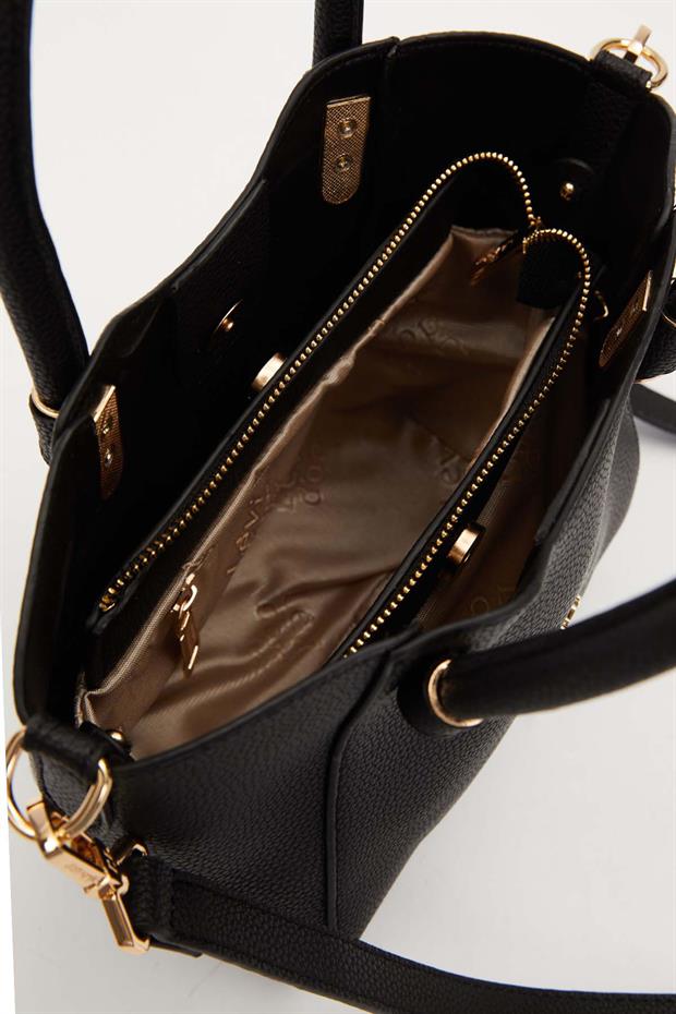 Siyah Metal Aksesuarlı El Çanta