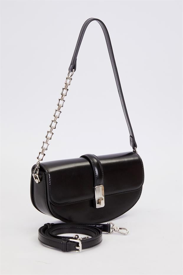 Siyah Metal Detaylı Omuz Çantası